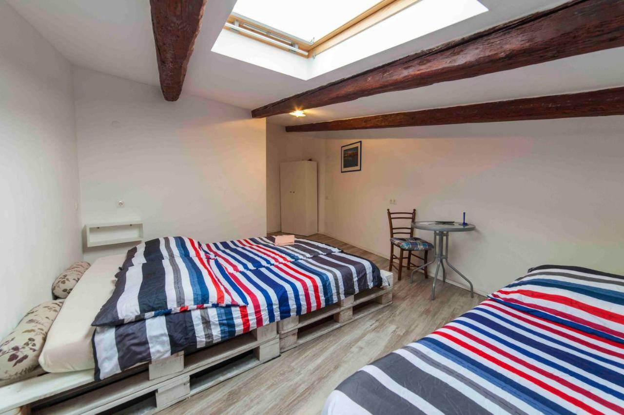 שיבניק Hostel Mare מראה חיצוני תמונה