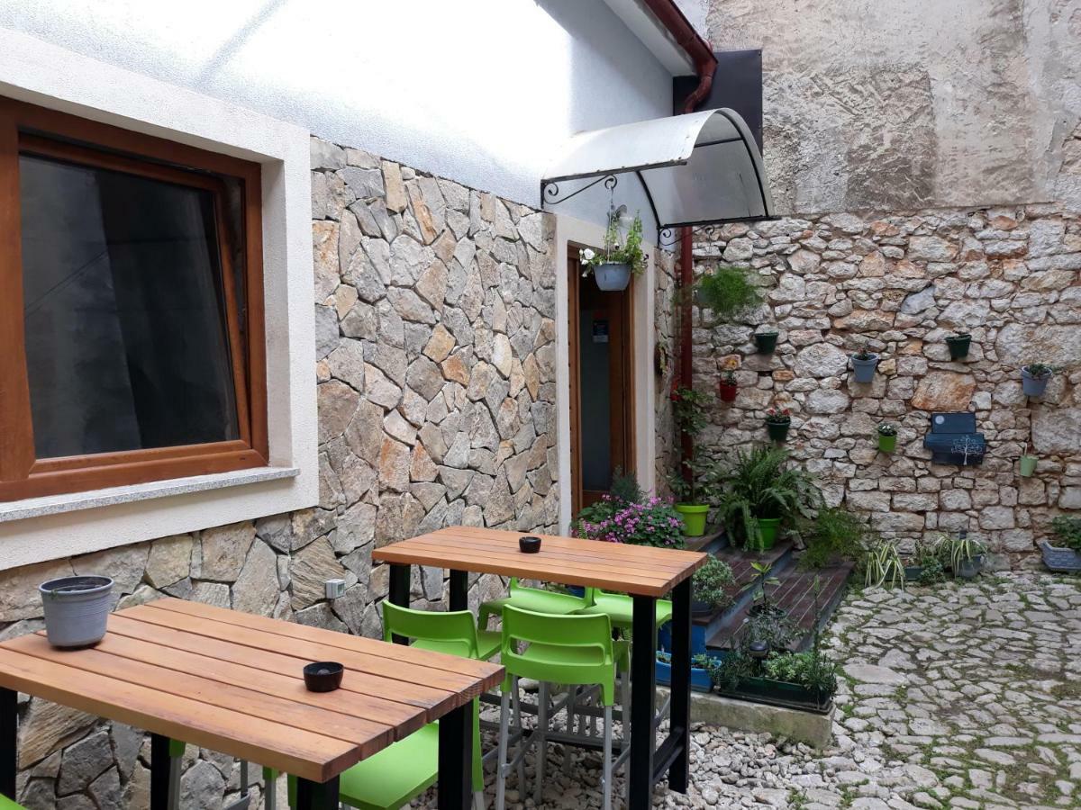 שיבניק Hostel Mare מראה חיצוני תמונה